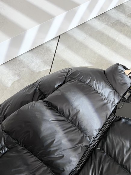 Fendi - Мужская куртка пуховик DF_0411FE2 Fendi - Мужская куртка пуховик DF_0411FE2