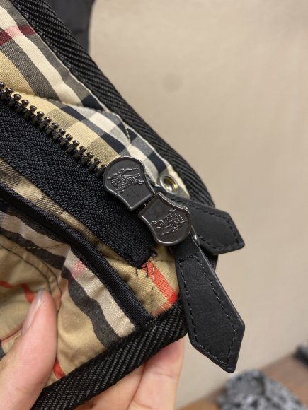 Burberry - Мужской жилет DZ_2009BU4 Burberry - Мужской жилет DZ_2009BU4