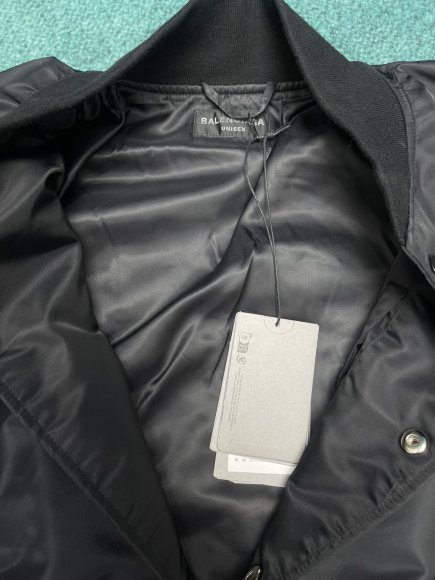 Balenciaga Political Campaign - Мужская куртка бомбер 4M_0610BA1 Balenciaga Political Campaign - Мужская куртка бомбер 4M_0610BA1