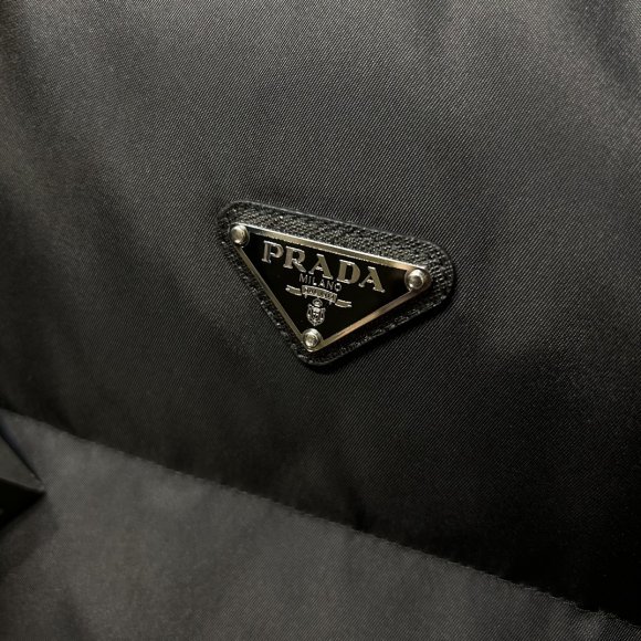 Prada Re-Nylon - Мужская куртка пуховик KN_3110PR6 Prada Re-Nylon - Мужская куртка пуховик KN_3110PR6