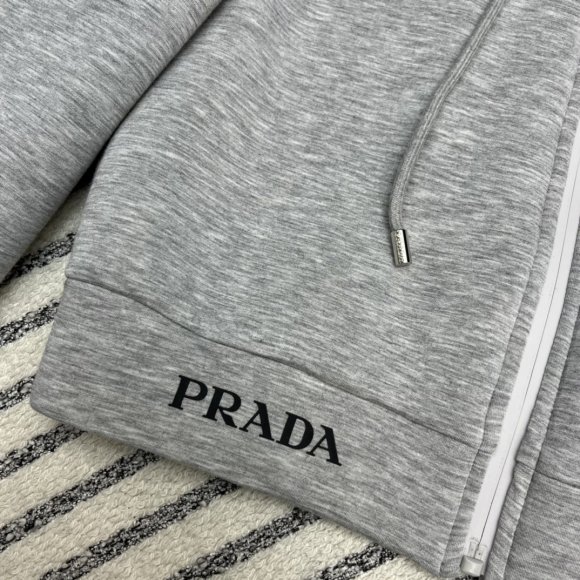 Prada - Женский спортивный костюм 3D_0712PR2 Prada - Женский спортивный костюм 3D_0712PR2