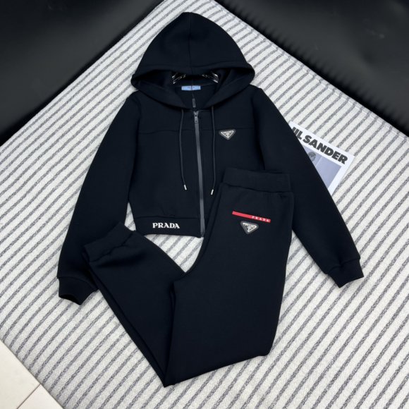 Prada - Женский спортивный костюм 3D_0712PR2 Prada - Женский спортивный костюм 3D_0712PR2
