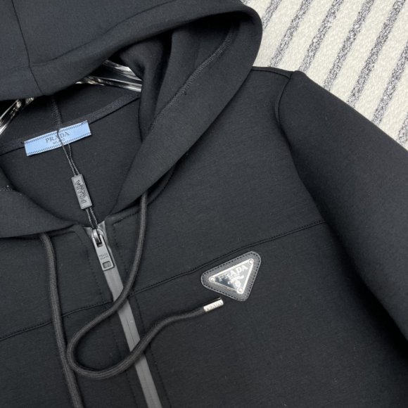 Prada - Женский спортивный костюм 3D_0712PR2 Prada - Женский спортивный костюм 3D_0712PR2