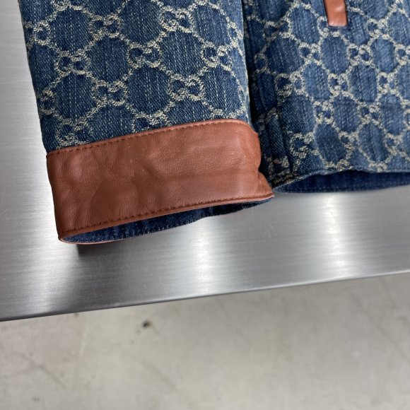 Gucci - Мужская джинсовая стеганая куртка TJ_2911GU10 Gucci - Мужская джинсовая стеганая куртка TJ_2911GU10