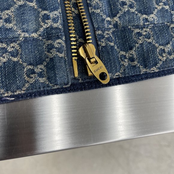 Gucci - Мужская джинсовая стеганая куртка TJ_2911GU10 Gucci - Мужская джинсовая стеганая куртка TJ_2911GU10