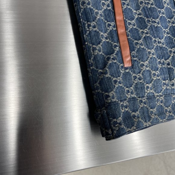 Gucci - Мужская джинсовая стеганая куртка TJ_2911GU10 Gucci - Мужская джинсовая стеганая куртка TJ_2911GU10