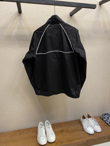 Prada - Мужская куртка ветровка DZ_0108PR1 Prada - Мужская куртка ветровка DZ_0108PR1