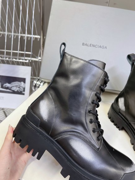 Balenciaga - Женский ботинки берцы ST3_0410BA3