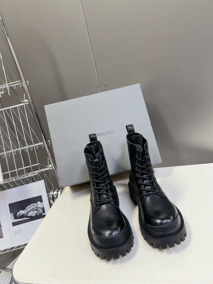 Balenciaga - Женский ботинки берцы ST3_0410BA3