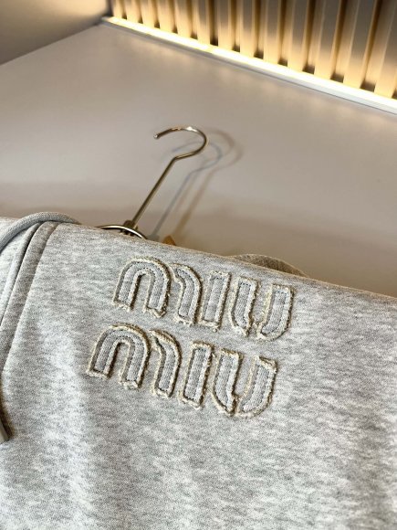 Miu Miu - Мужская кофта толстовка DF_0411MM4 Miu Miu - Мужская кофта толстовка DF_0411MM4