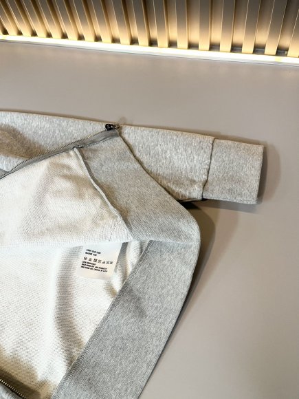 Miu Miu - Мужская кофта толстовка DF_0411MM4 Miu Miu - Мужская кофта толстовка DF_0411MM4