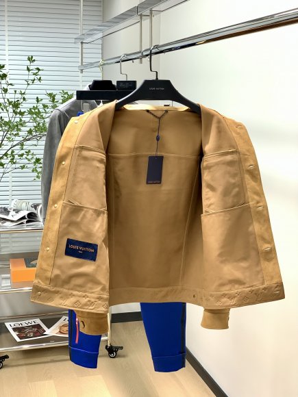 Louis Vuitton 2022 Мужская кожаная куртка TI_0908LV7 Louis Vuitton 2022 Мужская кожаная куртка TI_0908LV7