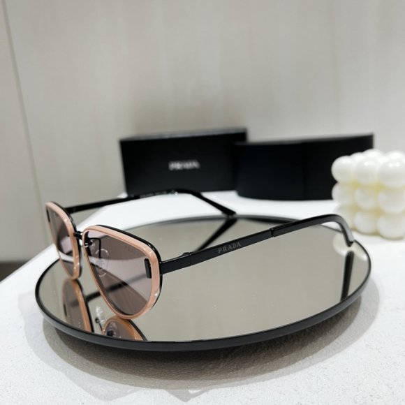 Prada Солнцезащитные очки GL_0502PR1 Prada Солнцезащитные очки GL_0502PR1