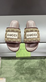Gucci - Женские шлепанцы сланцы A1_0706GU2W Gucci - Женские шлепанцы сланцы A1_0706GU2W