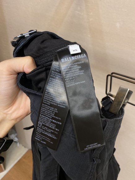 Balenciaga - Мужские штаны трансформер DZ_0108BA2 Balenciaga - Мужские штаны трансформер DZ_0108BA2