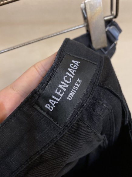 Balenciaga - Мужские штаны трансформер DZ_0108BA2 Balenciaga - Мужские штаны трансформер DZ_0108BA2