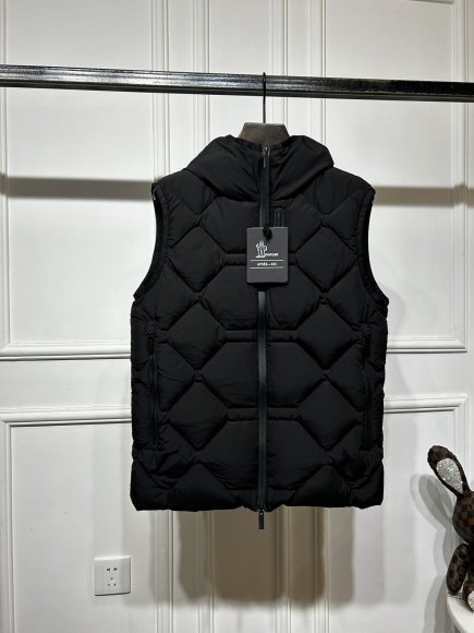 Moncler - Мужской жилет пуховик KN_1811MO2
