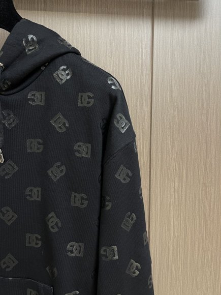 Dolce & Gabbana - Мужской спортивный костюм DZ_2009DG7 Dolce & Gabbana - Мужской спортивный костюм DZ_2009DG7