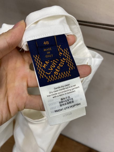 Louis Vuitton - Мужские шорты DZ_0205LV12 Louis Vuitton - Мужские шорты DZ_0205LV12