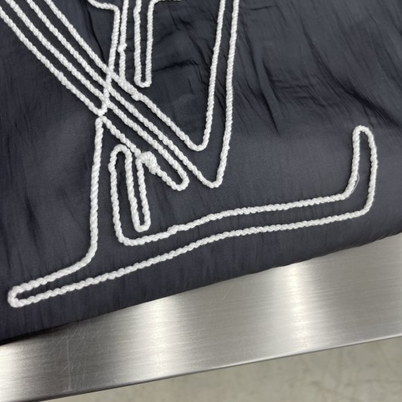 Louis Vuitton - Мужская куртка ветровка TJ_1508LV1