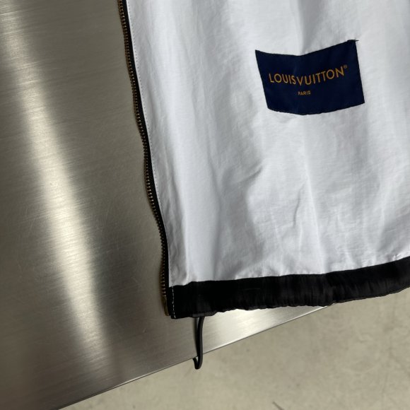 Louis Vuitton - Мужская куртка ветровка TJ_1508LV1