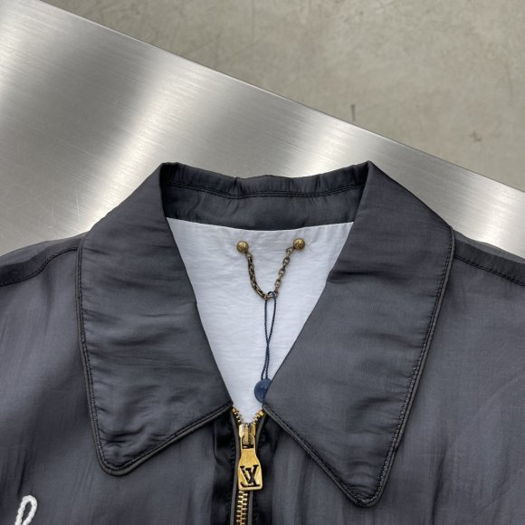 Louis Vuitton - Мужская куртка ветровка TJ_1508LV1