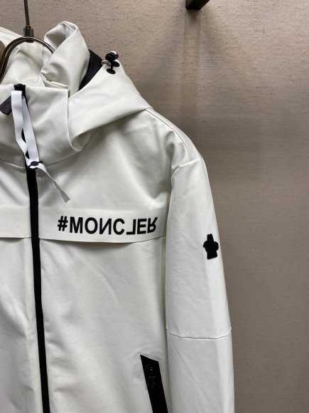 Moncler Grenoble - Мужская куртка пуховик DZ_1710MO10 Moncler Grenoble - Мужская куртка пуховик DZ_1710MO10