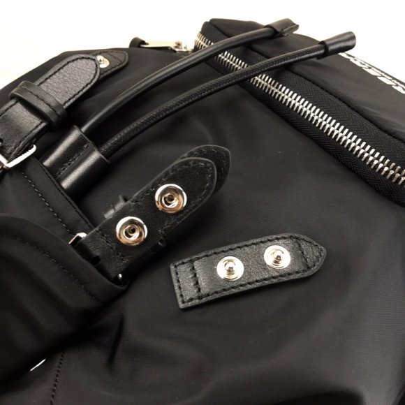 Burberry Сумка рюкзак BU_2112BU2 Burberry Сумка рюкзак BU_2112BU2