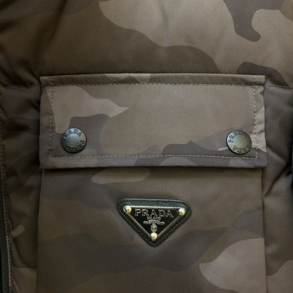Prada - Мужская куртка пуховик KN_1811PR4 Prada - Мужская куртка пуховик KN_1811PR4