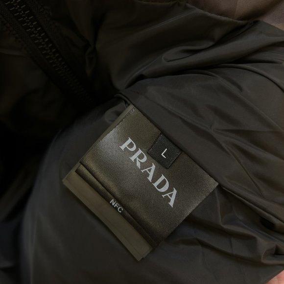 Prada - Мужская куртка пуховик KN_1811PR4 Prada - Мужская куртка пуховик KN_1811PR4