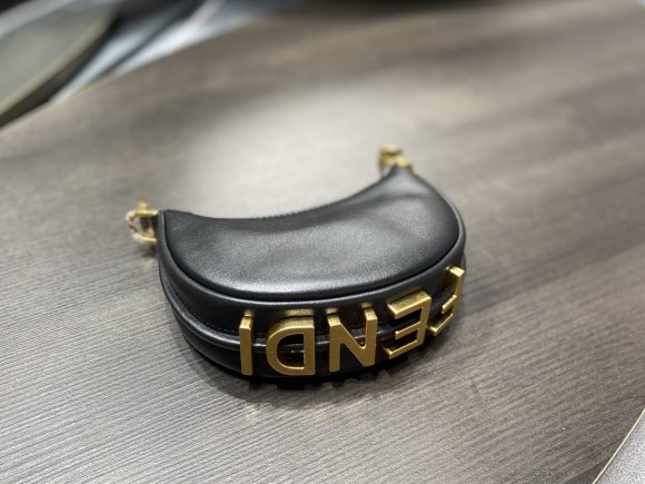 Fendi Graphy Crescent Moon Bag Mini Сумка GI_2105FE1