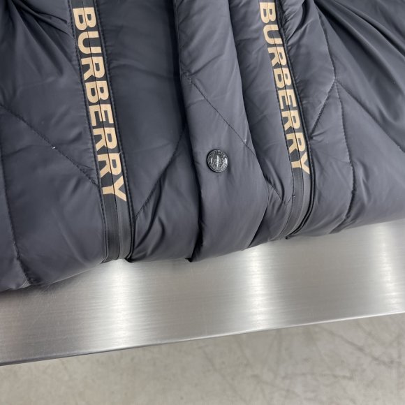 Burberry - Мужская куртка пуховик TJ_0212BU5 Burberry - Мужская куртка пуховик TJ_0212BU5