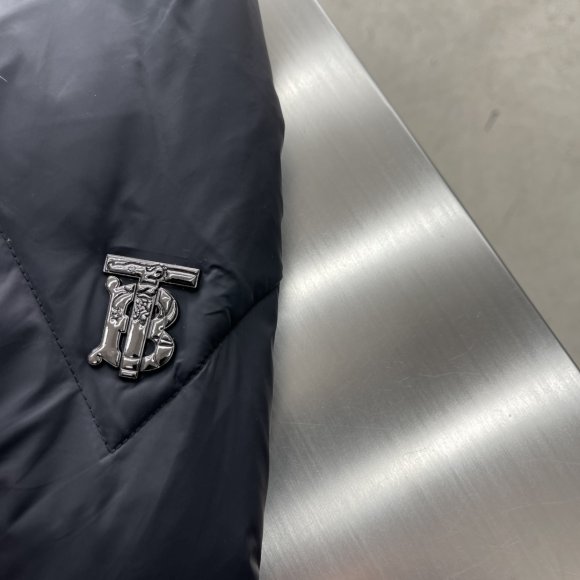 Burberry - Мужская куртка пуховик TJ_0212BU5 Burberry - Мужская куртка пуховик TJ_0212BU5