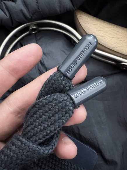 Louis Vuitton - Мужская стеганая куртка DZ_2009LV10 Louis Vuitton - Мужская стеганая куртка DZ_2009LV10