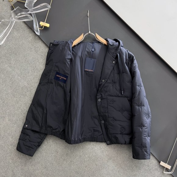 Louis Vuitton - Мужская стеганая куртка DZ_2009LV10 Louis Vuitton - Мужская стеганая куртка DZ_2009LV10