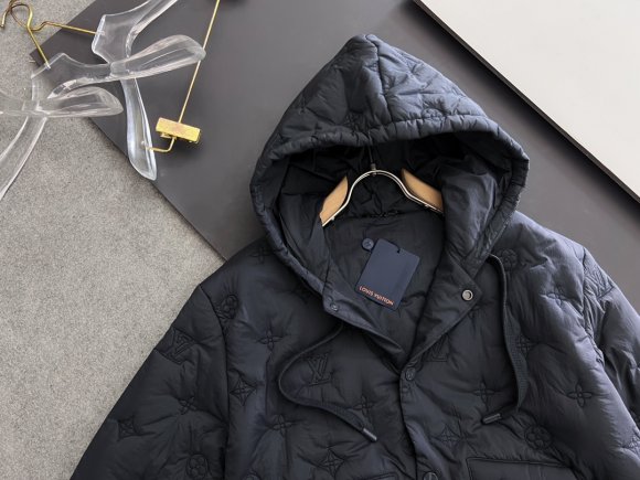 Louis Vuitton - Мужская стеганая куртка DZ_2009LV10 Louis Vuitton - Мужская стеганая куртка DZ_2009LV10