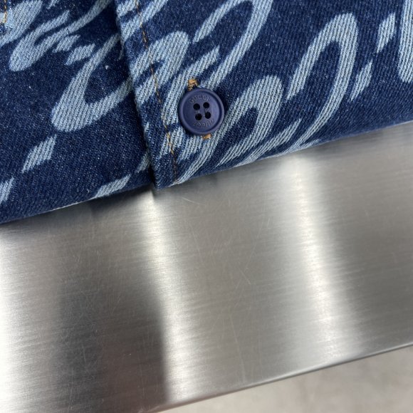 Gucci - Мужская джинсовая рубашка TJ_0204GU4 Gucci - Мужская джинсовая рубашка TJ_0204GU4