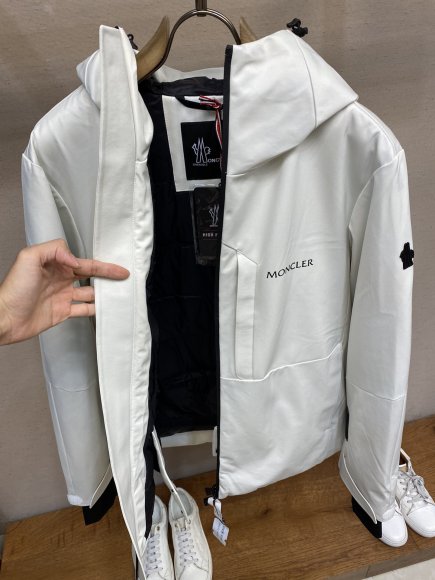 Moncler Grenoble - Мужская куртка пуховик DZ_1810MO3 Moncler Grenoble - Мужская куртка пуховик DZ_1810MO3