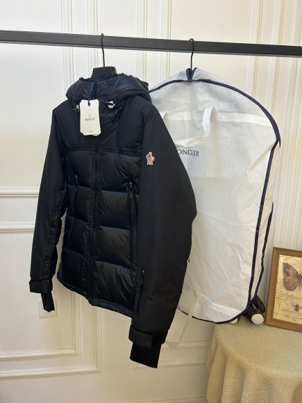 Moncler Grenoble - Мужская куртка пуховик KN_1811MO6 Moncler Grenoble - Мужская куртка пуховик KN_1811MO6