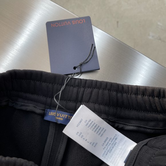 Louis Vuitton - Мужские утепленные спортивные штаны TJ_0212LV6 Louis Vuitton - Мужские утепленные спортивные штаны TJ_0212LV6