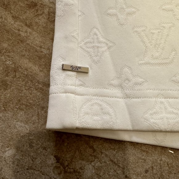 Louis Vuitton - Мужской костюм футболка шорты MI_2806LV1 Louis Vuitton - Мужской костюм футболка шорты MI_2806LV1