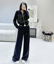 Chanel - Женский спортивный костюм YE_2309CH8 Chanel - Женский спортивный костюм YE_2309CH8