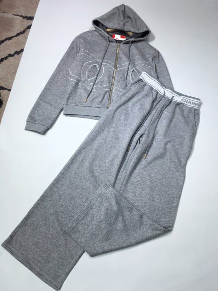 Chanel - Женский спортивный костюм YE_2309CH8 Chanel - Женский спортивный костюм YE_2309CH8
