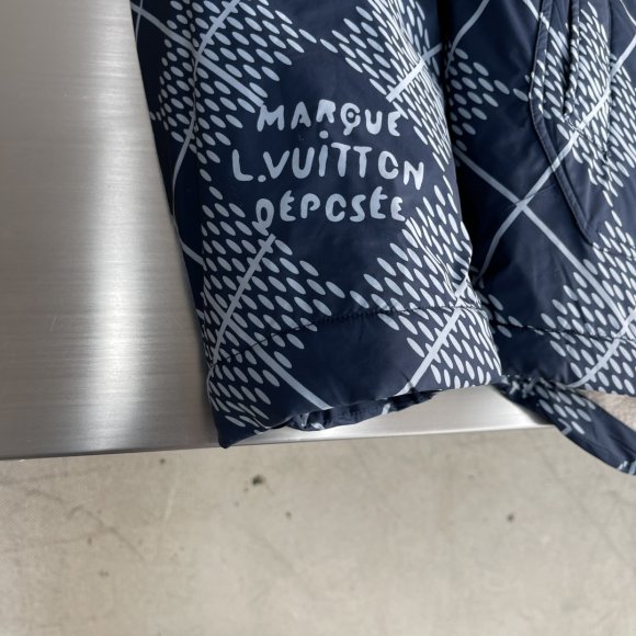 Louis Vuitton - Мужская двусторонняя куртка кофта ветровка TJ_1912LV4 Louis Vuitton - Мужская двусторонняя куртка кофта ветровка TJ_1912LV4