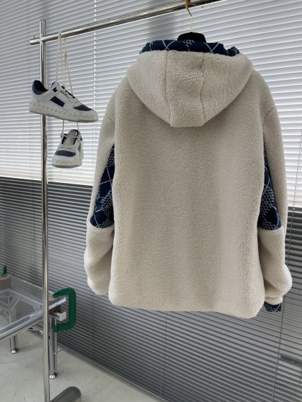 Louis Vuitton - Мужская двусторонняя куртка кофта ветровка TJ_1912LV4 Louis Vuitton - Мужская двусторонняя куртка кофта ветровка TJ_1912LV4