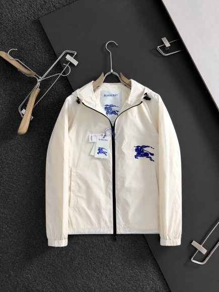 Burberry - Мужская куртка ветровка DZ_0108BU8