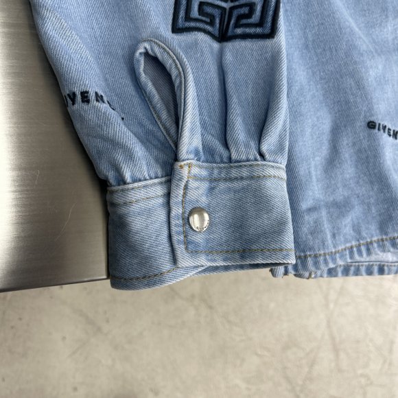 Givenchy - Мужская джинсовая рубашка куртка TJ_1508GI6 Givenchy - Мужская джинсовая рубашка куртка TJ_1508GI6