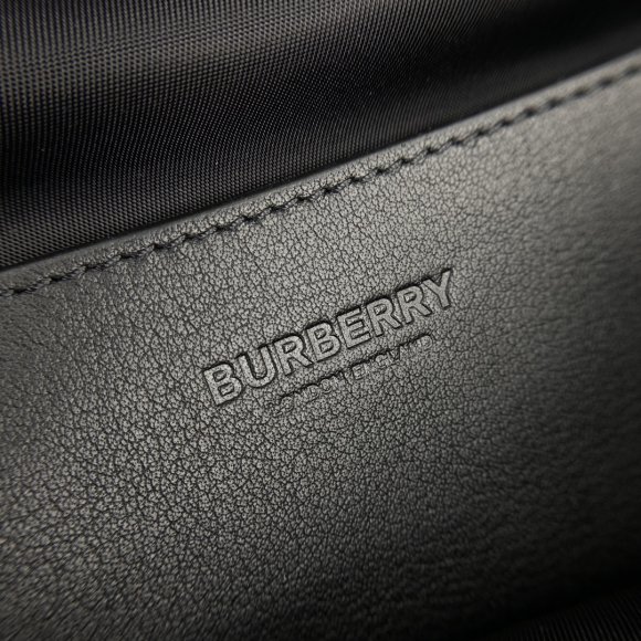 Burberry Поясная сумка BU_1602BU6