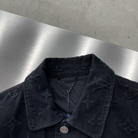 Louis Vuitton - Мужская джинсовая рубашка куртка (костюм штаны джинсы) TJ_1508LV7 Louis Vuitton - Мужская джинсовая рубашка куртка (костюм штаны джинсы) TJ_1508LV7