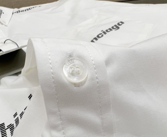 Balenciaga - Мужская рубашка KO_2405BA1 Balenciaga - Мужская рубашка KO_2405BA1